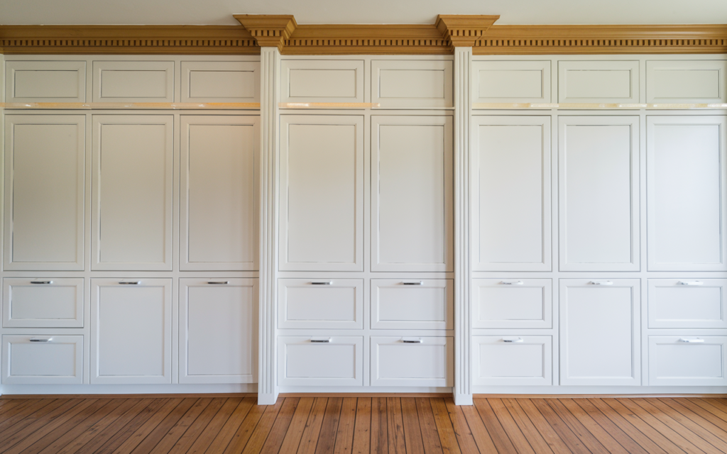 crown molding on cupboards